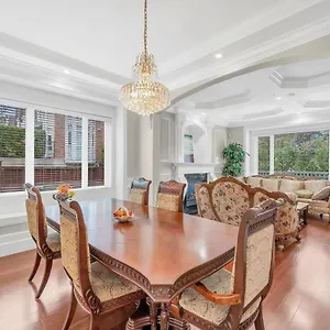  Gasthof Luxurious Getaway In Vancouver-private With Attached Bathroom
